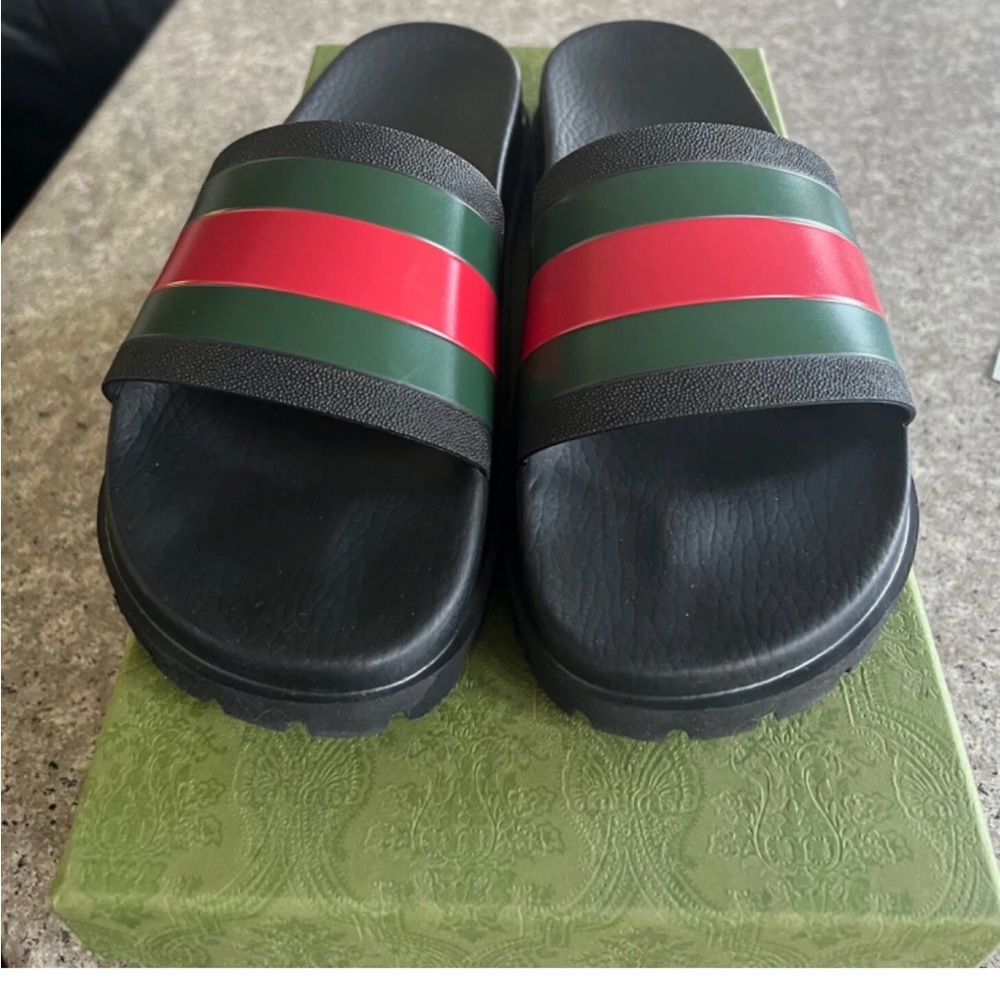 Men’s Gucci Black and Green Slide Sandals Size 10